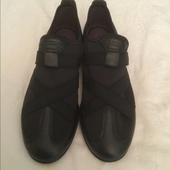 NIB Ecco Bluma slip on black size 40. - Picture 4 of 7
